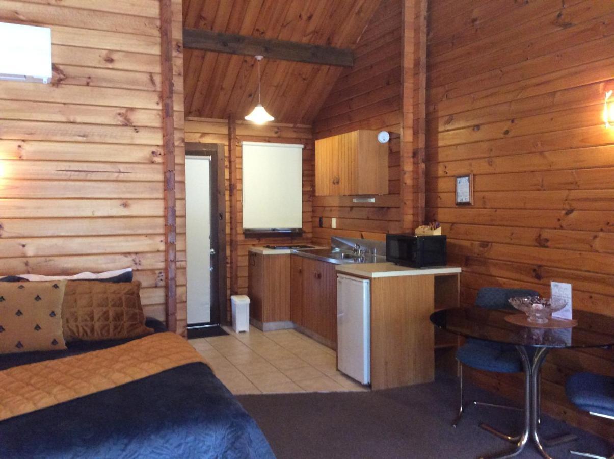 האנמר ספרינגס Alpine Lodge Motel מראה חיצוני תמונה