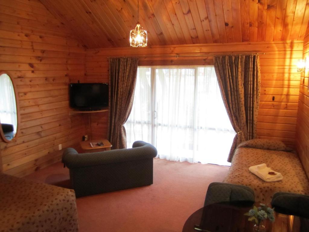 האנמר ספרינגס Alpine Lodge Motel חדר תמונה